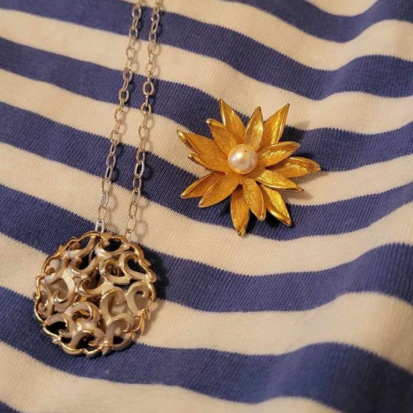 OMYPOSH! FUN! LOT of Brand New & Used Reposhed & Not T-shirt dresses and Jewelry - Picture 2 of 7